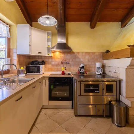 Mainenti Villa Stuti